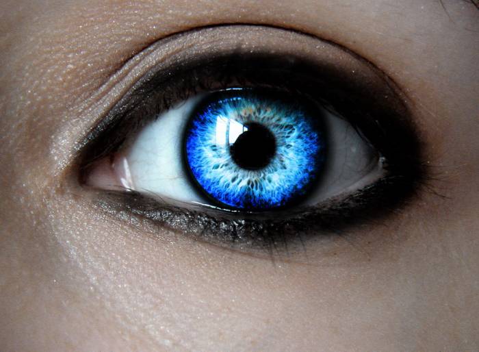 ultra-high-resolution-blue-eye