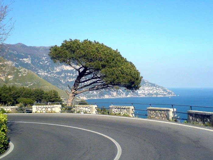 Amalfi-coast-road-bike