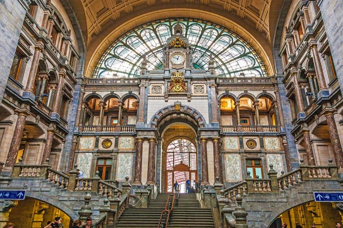 Antwerpen-Centraal railway station