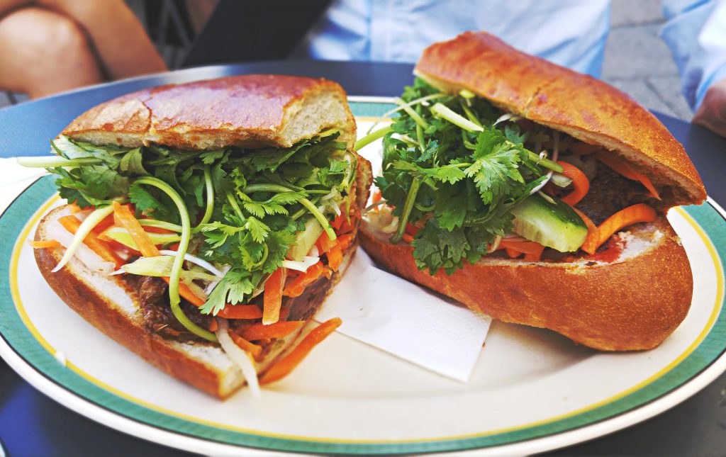 banh-mi-food-stalls